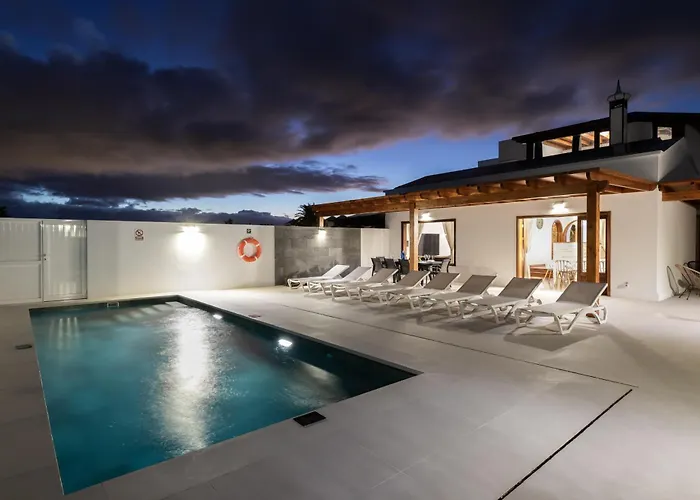 Careva 1 - Vipvipvillas *