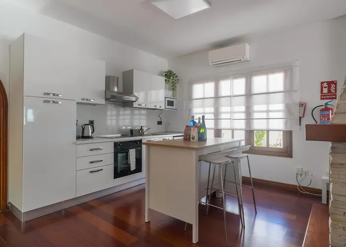 Careva 1 - Vipvipvillas 빌라 코스타 테기세